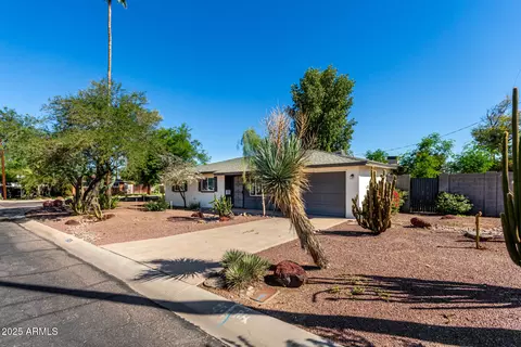 Exterior - 5325 N 19th Dr, Phoenix, AZ 85015 photo 1 of 5