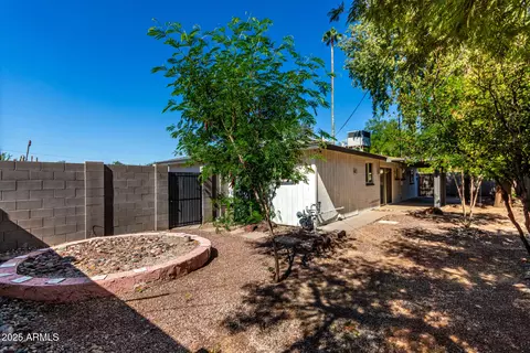 Exterior - 5325 N 19th Dr, Phoenix, AZ 85015 photo 4 of 5