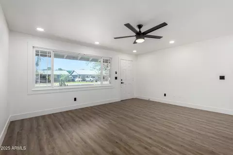 Living - 5325 N 19th Dr, Phoenix, AZ 85015 photo 3 of 3