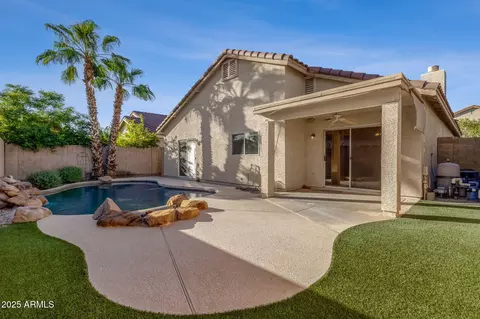 8941 E Shangri La Rd, Scottsdale, AZ 85260