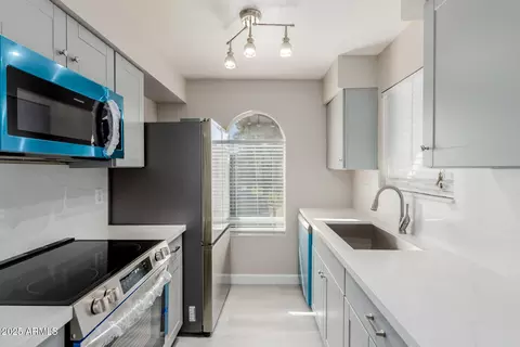 10610 S 48th St #2013, Phoenix, AZ 85044