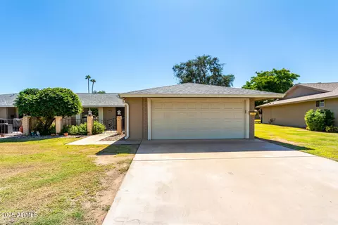 10707 W Mission Ln, Sun City, AZ 85351