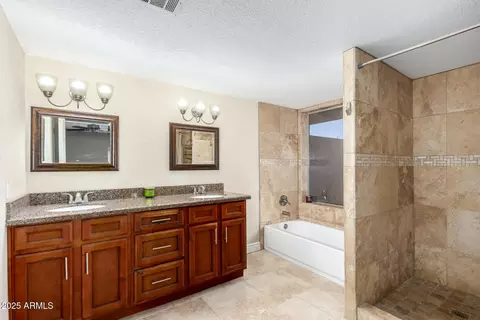 Bath - 19002 N 8th Ave, Phoenix, AZ 85027 photo 1 of 4
