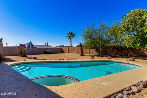 Exterior - 19002 N 8th Ave, Phoenix, AZ 85027 photo 4 of 9