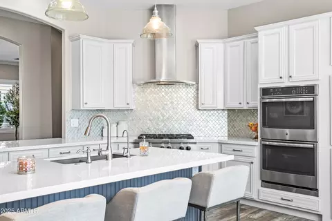 Kitchen - 2670 E Vallejo Ct, Gilbert, AZ 85298 photo 8 of 12