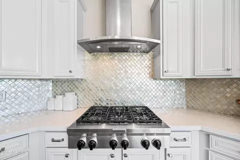 Kitchen - 2670 E Vallejo Ct, Gilbert, AZ 85298 photo 12 of 12