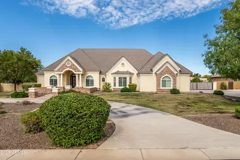 Exterior - 2670 E Vallejo Ct, Gilbert, AZ 85298 photo 2 of 13