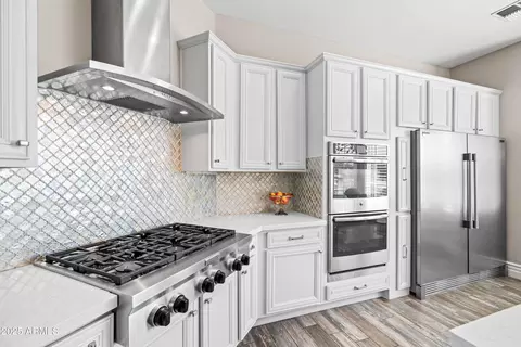 Kitchen - 2670 E Vallejo Ct, Gilbert, AZ 85298 photo 10 of 12