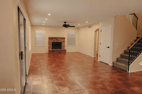 Living - 4705 E Jaeger Rd, Phoenix, AZ 85050 photo 2 of 5