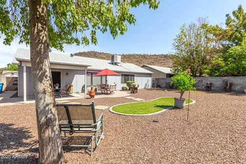Exterior - 3021 W Patrick Ln, Phoenix, AZ 85027 photo 5 of 7
