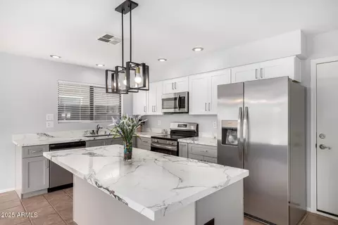 Kitchen - 3021 W Patrick Ln, Phoenix, AZ 85027 photo 2 of 3