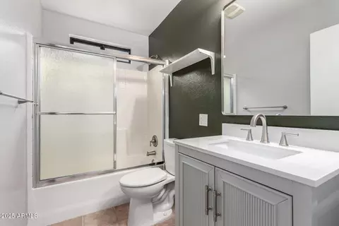 Bath - 3021 W Patrick Ln, Phoenix, AZ 85027 photo 2 of 2