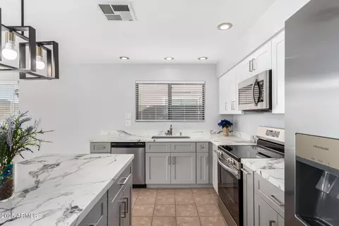 Kitchen - 3021 W Patrick Ln, Phoenix, AZ 85027 photo 1 of 3
