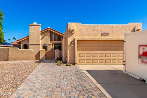 26433 S Lakemont Dr, Sun Lakes, AZ 85248