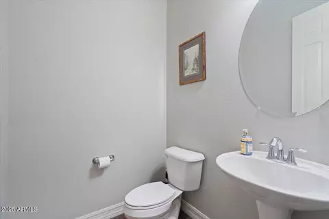 Bath - 2928 E Palm St, Mesa, AZ 85213 photo 2 of 5