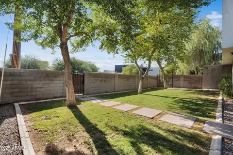 Exterior - 4727 E Montecito Ave, Phoenix, AZ 85018 photo 18 of 38