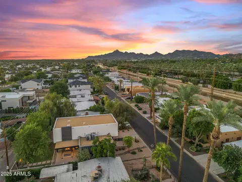 View/Area - 4727 E Montecito Ave, Phoenix, AZ 85018 photo 9 of 20