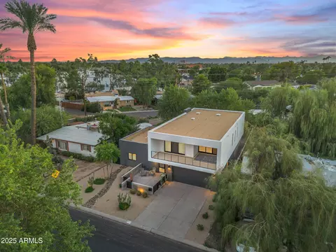 View/Area - 4727 E Montecito Ave, Phoenix, AZ 85018 photo 2 of 20