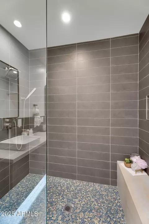 Bath - 4727 E Montecito Ave, Phoenix, AZ 85018 photo 6 of 8
