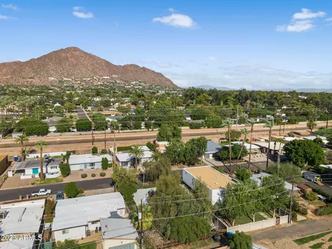 View/Area - 4727 E Montecito Ave, Phoenix, AZ 85018 photo 17 of 20