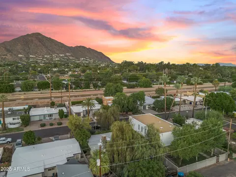 View/Area - 4727 E Montecito Ave, Phoenix, AZ 85018 photo 7 of 20