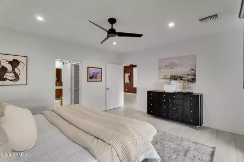 Bedroom - 4727 E Montecito Ave, Phoenix, AZ 85018 photo 2 of 6
