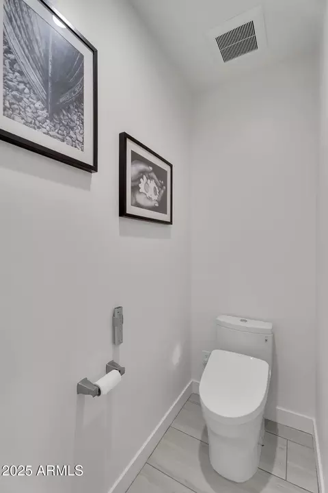 Bath - 4727 E Montecito Ave, Phoenix, AZ 85018 photo 7 of 8