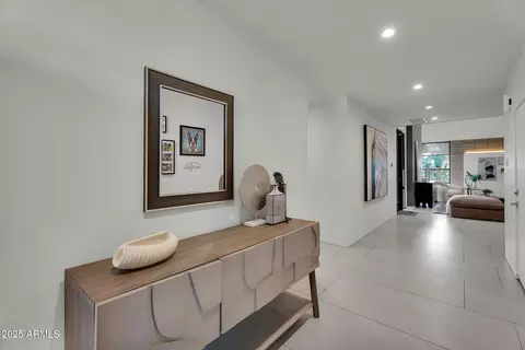 Entry Way - 4727 E Montecito Ave, Phoenix, AZ 85018 photo 1 of 4