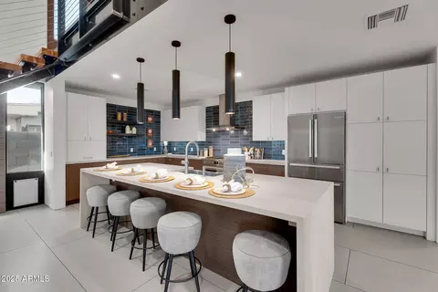 Kitchen - 4727 E Montecito Ave, Phoenix, AZ 85018 photo 6 of 7