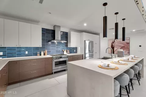 Kitchen - 4727 E Montecito Ave, Phoenix, AZ 85018 photo 1 of 7