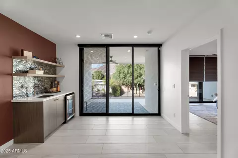 Entry Way - 4727 E Montecito Ave, Phoenix, AZ 85018 photo 3 of 4