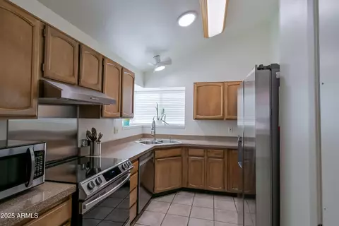 Kitchen - 441 E Topeka Dr, Phoenix, AZ 85024 photo 1 of 2