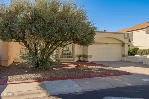 Exterior - 441 E Topeka Dr, Phoenix, AZ 85024 photo 1 of 1