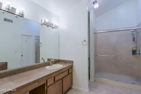 Bath - 441 E Topeka Dr, Phoenix, AZ 85024 photo 1 of 3