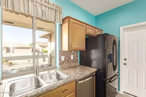 Kitchen - 10825 E Oro Ave, Mesa, AZ 85212 photo 3 of 3