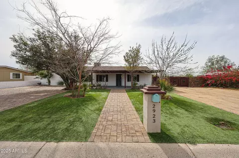 2923 E Wahalla Ln, Phoenix, AZ 85050
