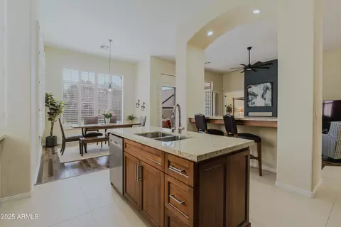 Kitchen - 719 W Townley Ave, Phoenix, AZ 85021 photo 3 of 4