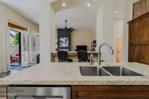 Kitchen - 719 W Townley Ave, Phoenix, AZ 85021 photo 4 of 4