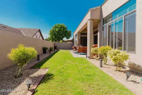 Exterior - 719 W Townley Ave, Phoenix, AZ 85021 photo 4 of 8