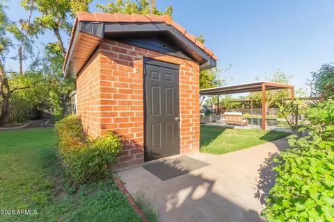 Exterior - 1702 W Heatherbrae Dr, Phoenix, AZ 85015 photo 7 of 15