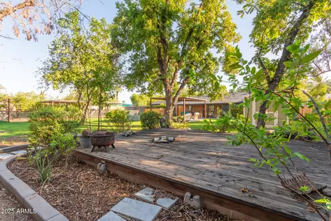 Exterior - 1702 W Heatherbrae Dr, Phoenix, AZ 85015 photo 10 of 15