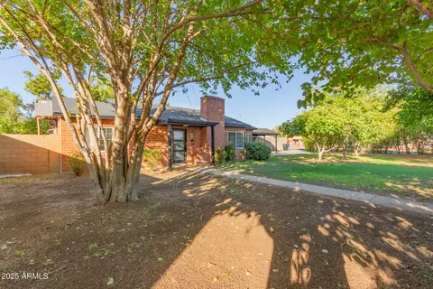 Exterior - 1702 W Heatherbrae Dr, Phoenix, AZ 85015 photo 3 of 15