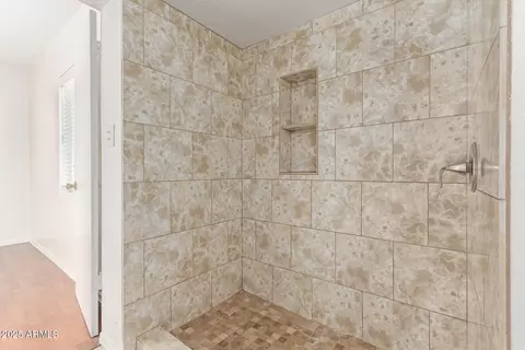 Bath - 1702 W Heatherbrae Dr, Phoenix, AZ 85015 photo 2 of 4