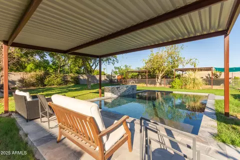 Exterior - 1702 W Heatherbrae Dr, Phoenix, AZ 85015 photo 6 of 15