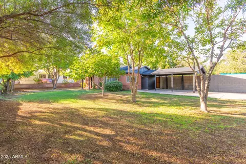 Exterior - 1702 W Heatherbrae Dr, Phoenix, AZ 85015 photo 4 of 15