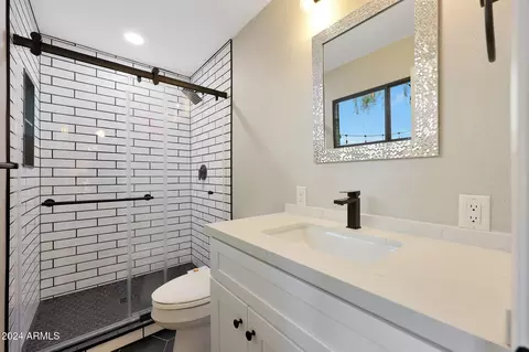 Bath - 3502 E Janice Way, Phoenix, AZ 85032 photo 1 of 2