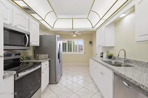 10760 W Saratoga Cir, Sun City, AZ 85351