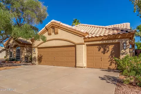 Exterior - 4026 E Summerhaven Dr, Phoenix, AZ 85044 photo 4 of 16