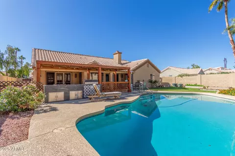 Exterior - 4026 E Summerhaven Dr, Phoenix, AZ 85044 photo 7 of 16