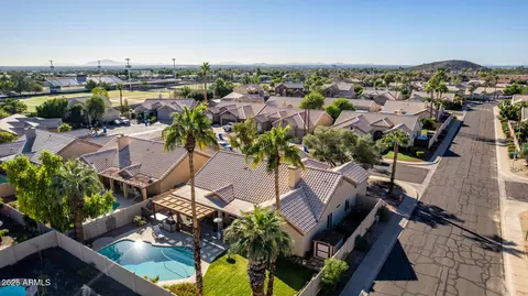 View/Area - 4026 E Summerhaven Dr, Phoenix, AZ 85044 photo 10 of 19